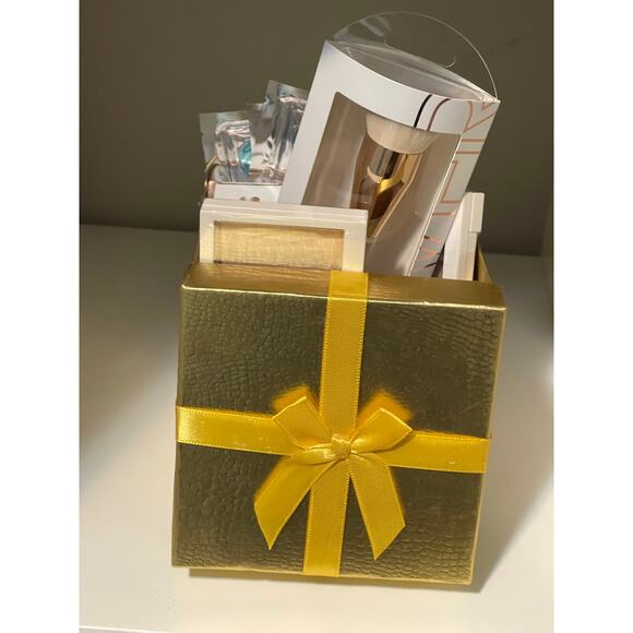 MYSTERY 10 Item Beauty Box NEW - Picture 3 of 9